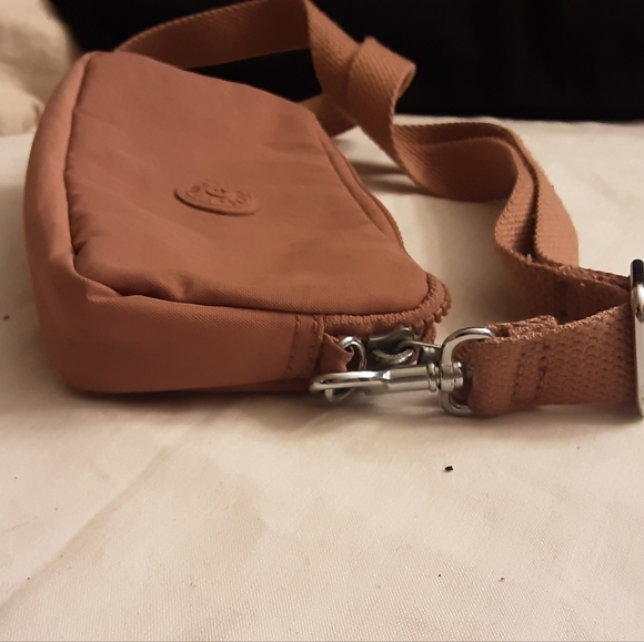 EUC Kipling Crossbody - Picture 8 of 10